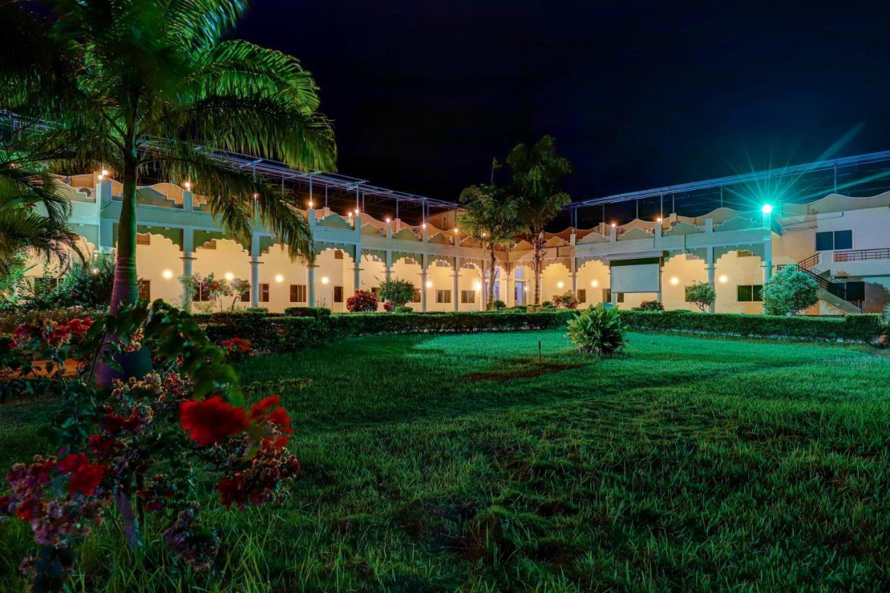Brindavan Garden Resort & Spa Krishnarajasagara 外观 照片